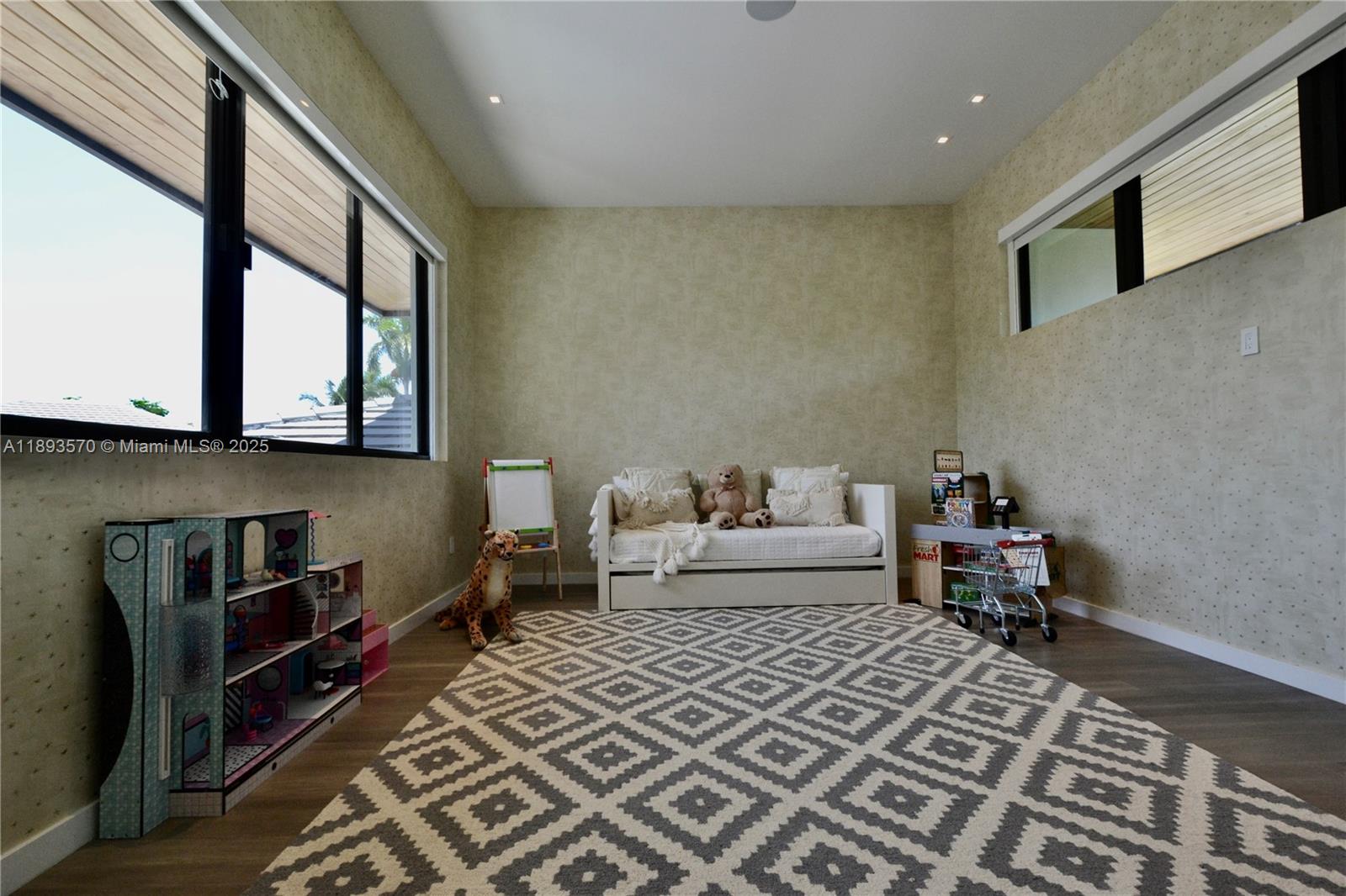 7015 Mira Flores Ave, Coral Gables FL 33143