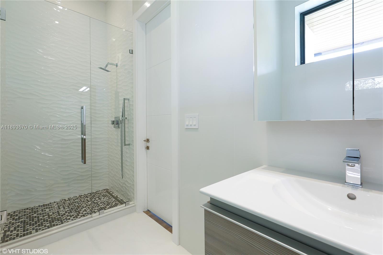 7015 Mira Flores Ave, Coral Gables FL 33143