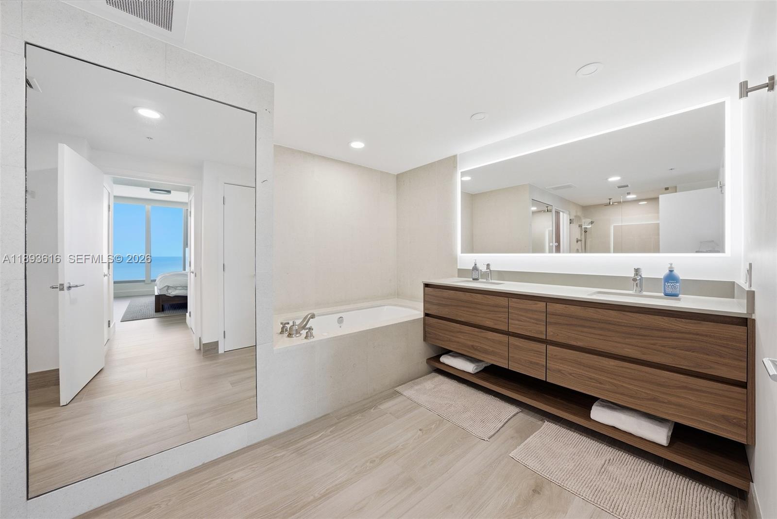 6899 Collins Ave #2601, Miami Beach FL 33141