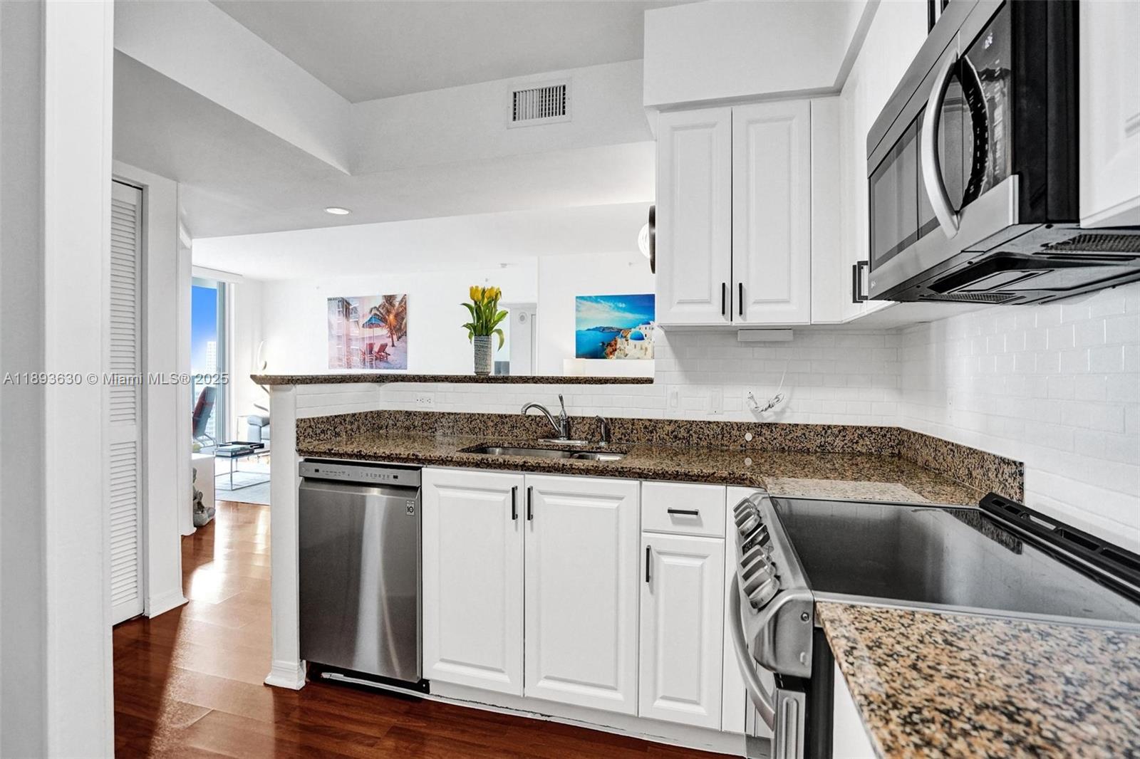 1155 Brickell Bay Dr #2404, Miami FL 33131