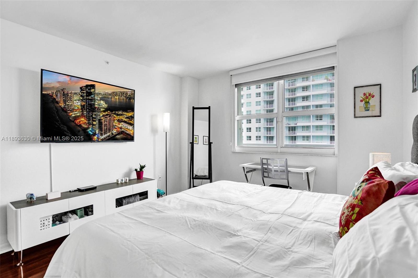 1155 Brickell Bay Dr #2404, Miami FL 33131