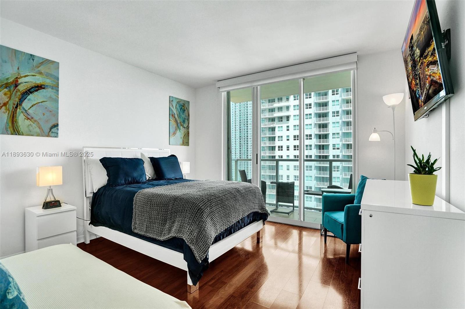 1155 Brickell Bay Dr #2404, Miami FL 33131