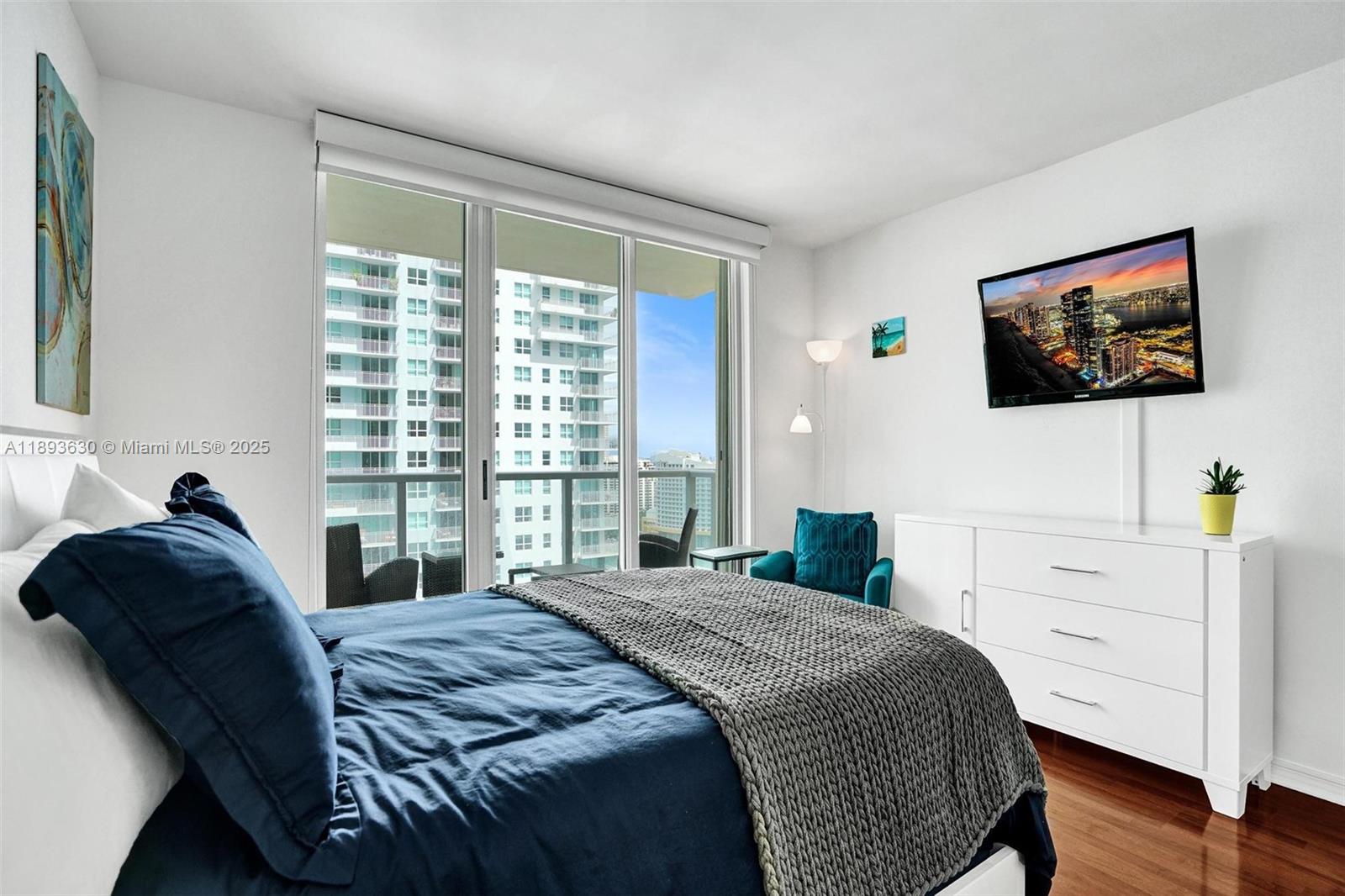 1155 Brickell Bay Dr #2404, Miami FL 33131