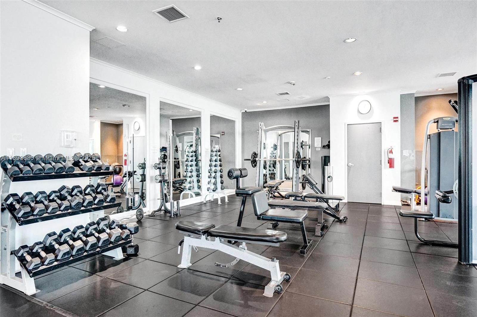 1155 Brickell Bay Dr #2404, Miami FL 33131
