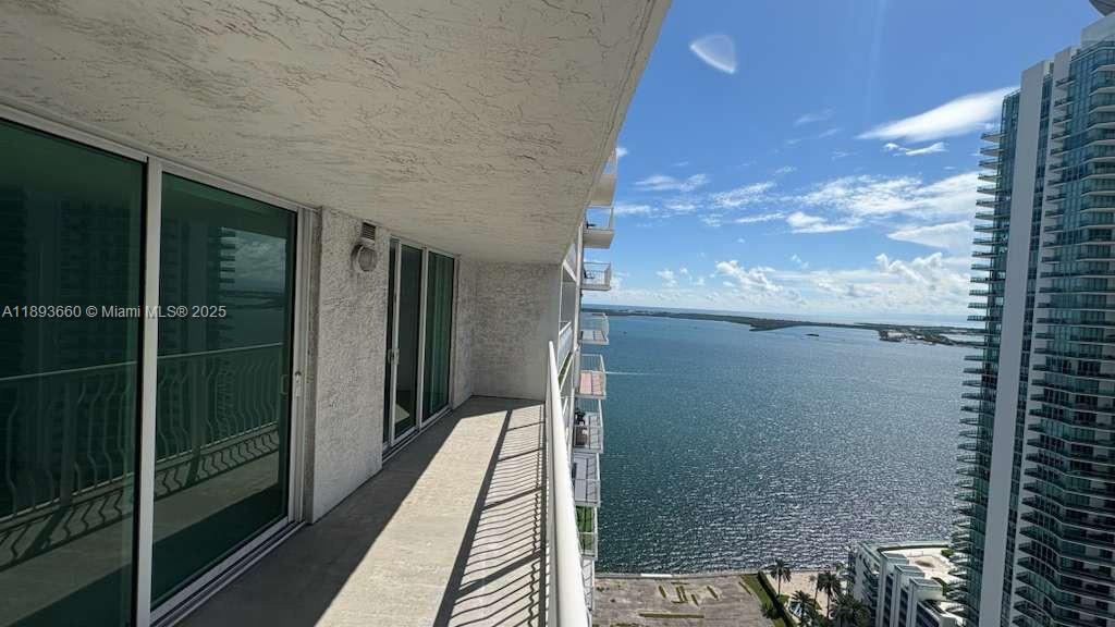1200 Brickell Bay Dr #3505, Miami FL 33131