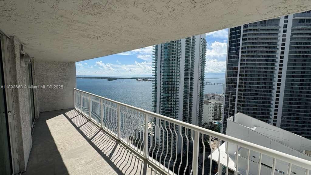 1200 Brickell Bay Dr #3505, Miami FL 33131