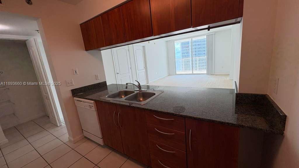 1200 Brickell Bay Dr #3505, Miami FL 33131