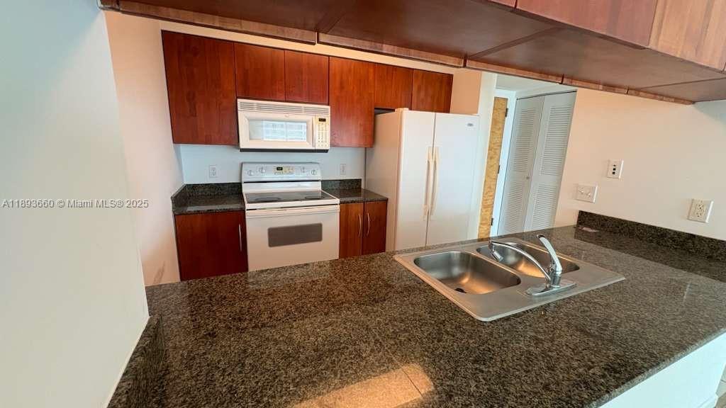 1200 Brickell Bay Dr #3505, Miami FL 33131