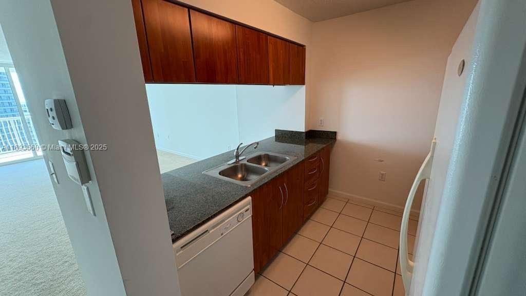 1200 Brickell Bay Dr #3505, Miami FL 33131