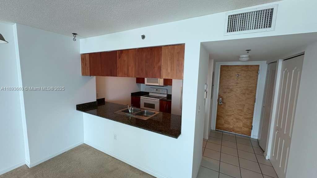 1200 Brickell Bay Dr #3505, Miami FL 33131