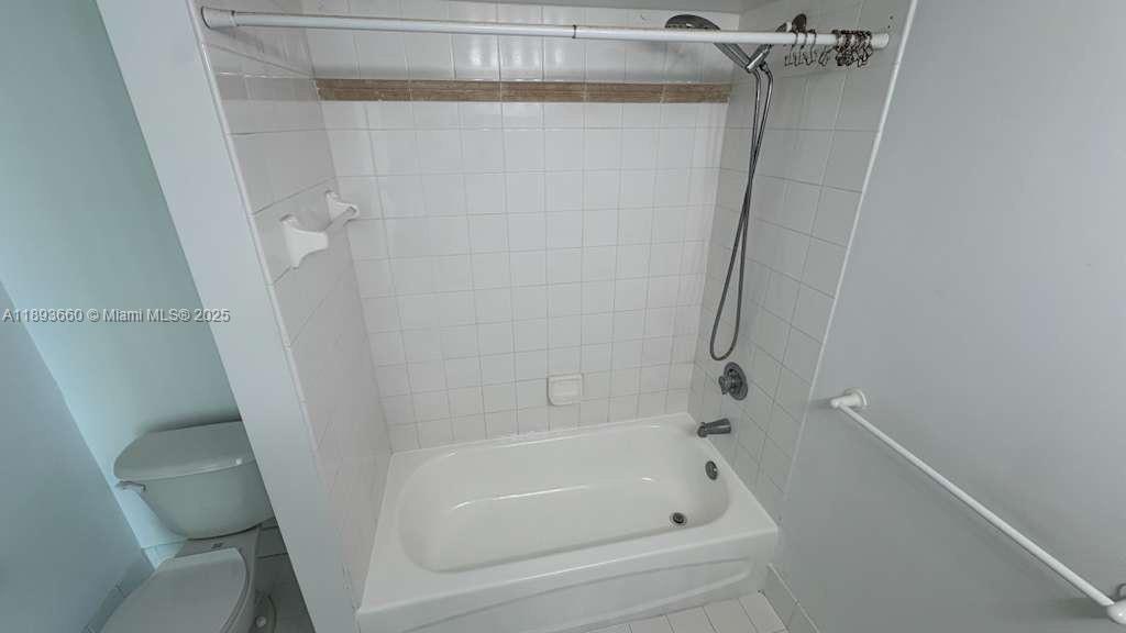 1200 Brickell Bay Dr #3505, Miami FL 33131