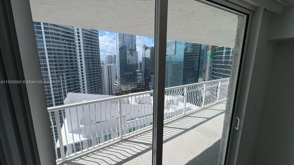 1200 Brickell Bay Dr #3505, Miami FL 33131
