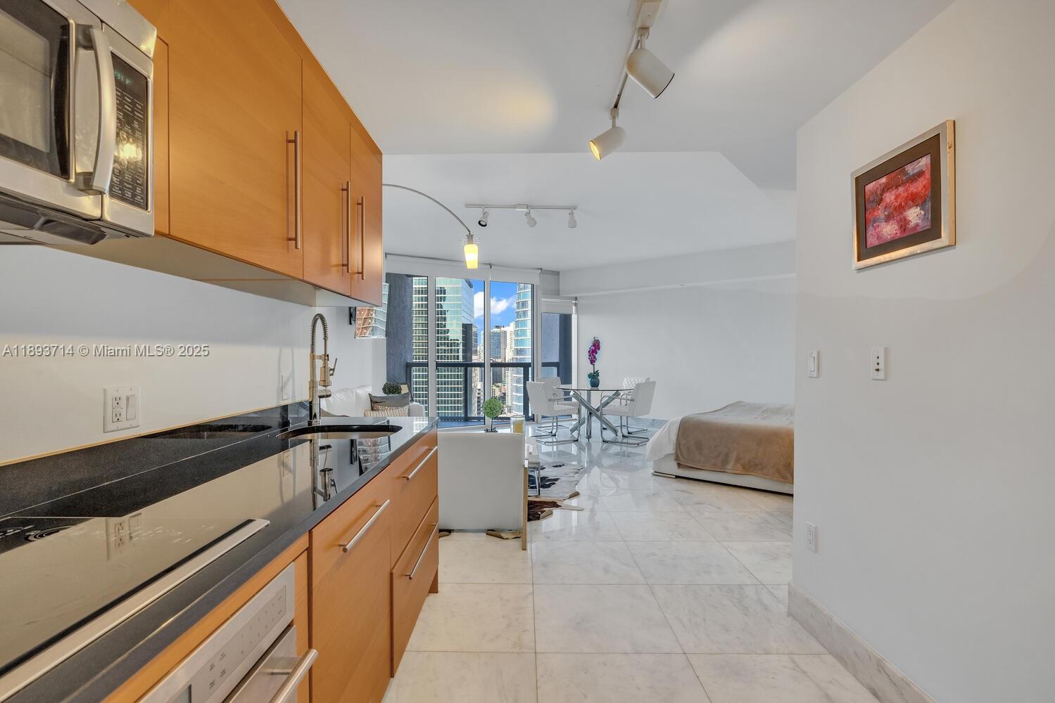 475 Brickell Ave #3708, Miami FL 33131