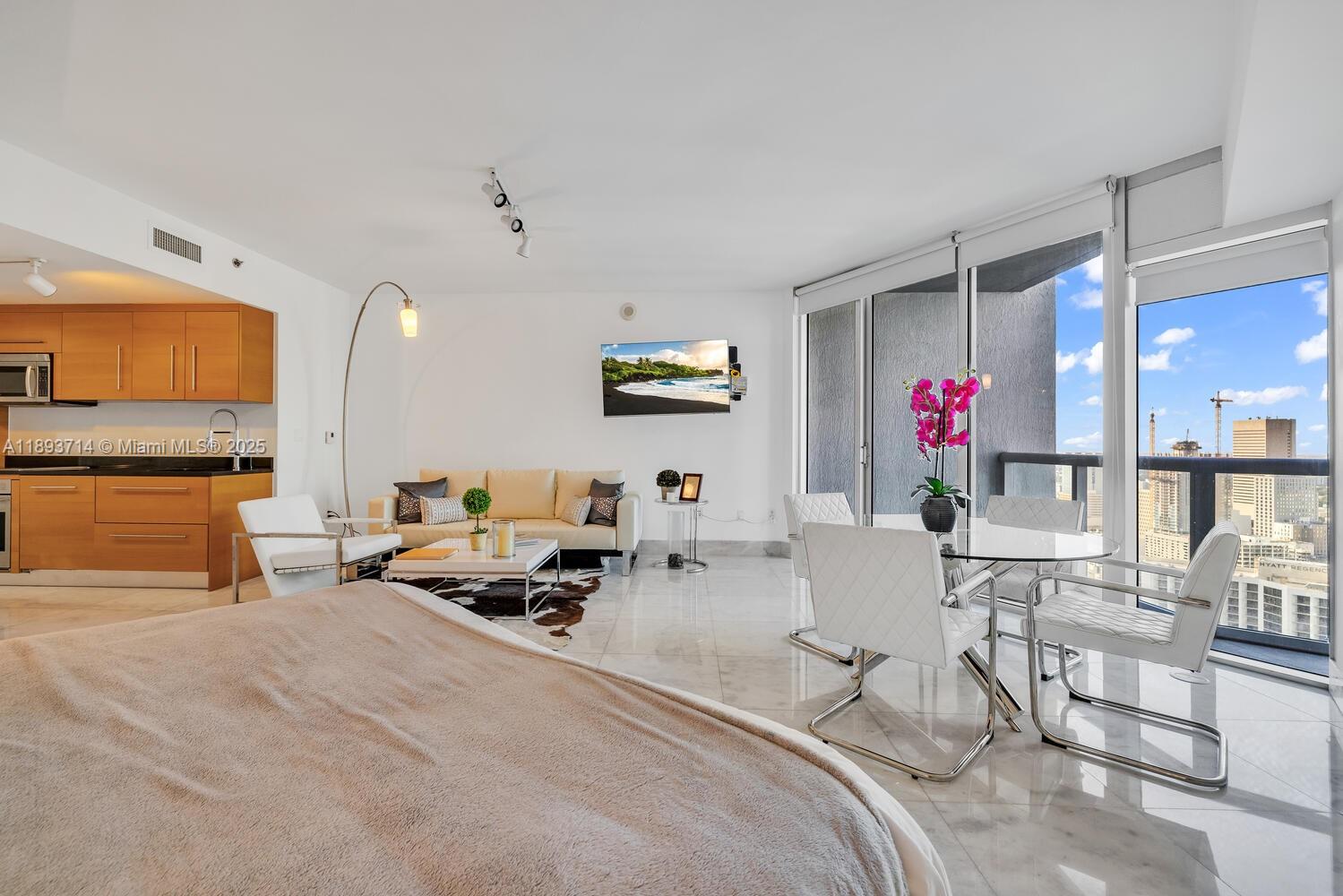 475 Brickell Ave #3708, Miami FL 33131