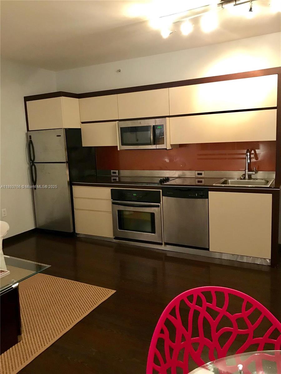 Miami Beach FL 33139 - A11893766