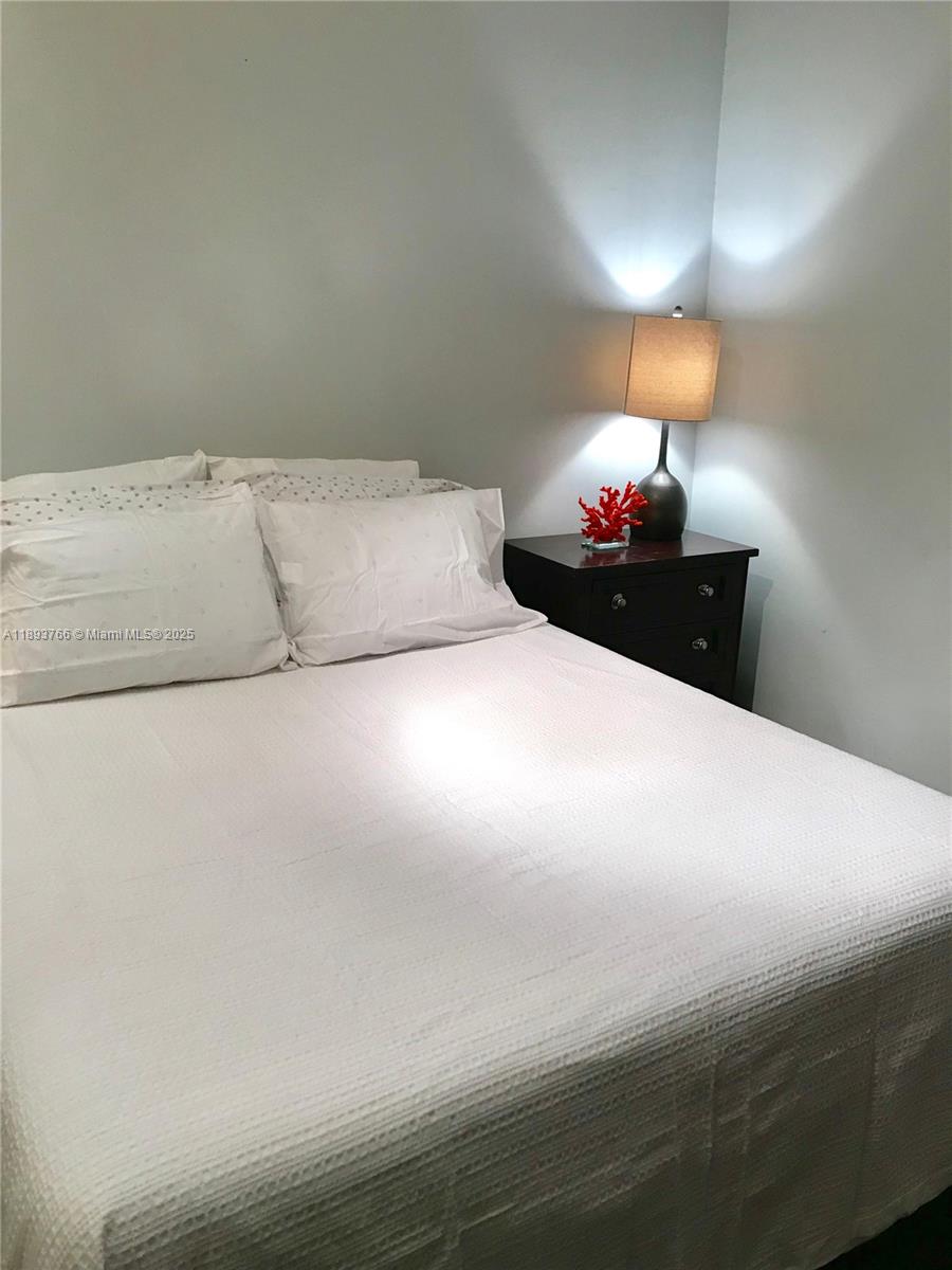 Miami Beach FL 33139 - A11893766