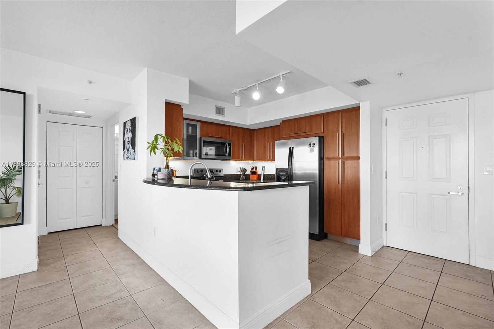3232 SW 22nd Ter #1703, Miami FL 33145