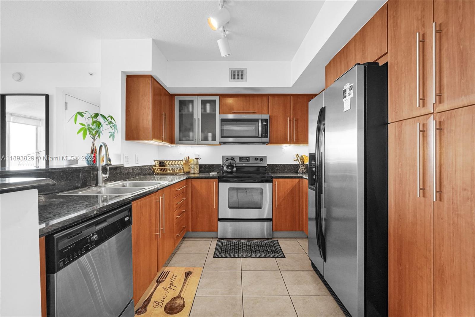 3232 SW 22nd Ter #1703, Miami FL 33145