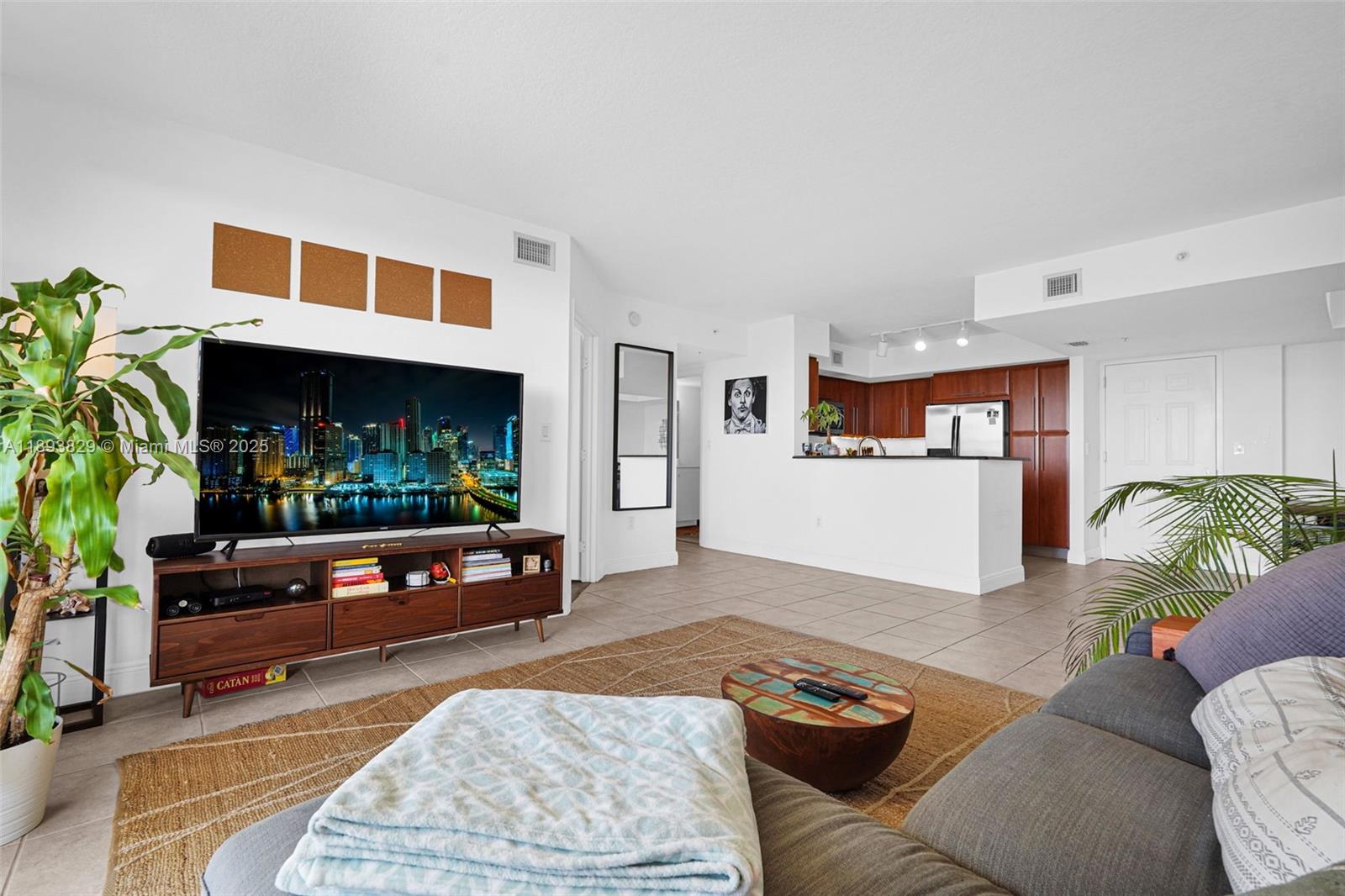 3232 SW 22nd Ter #1703, Miami FL 33145