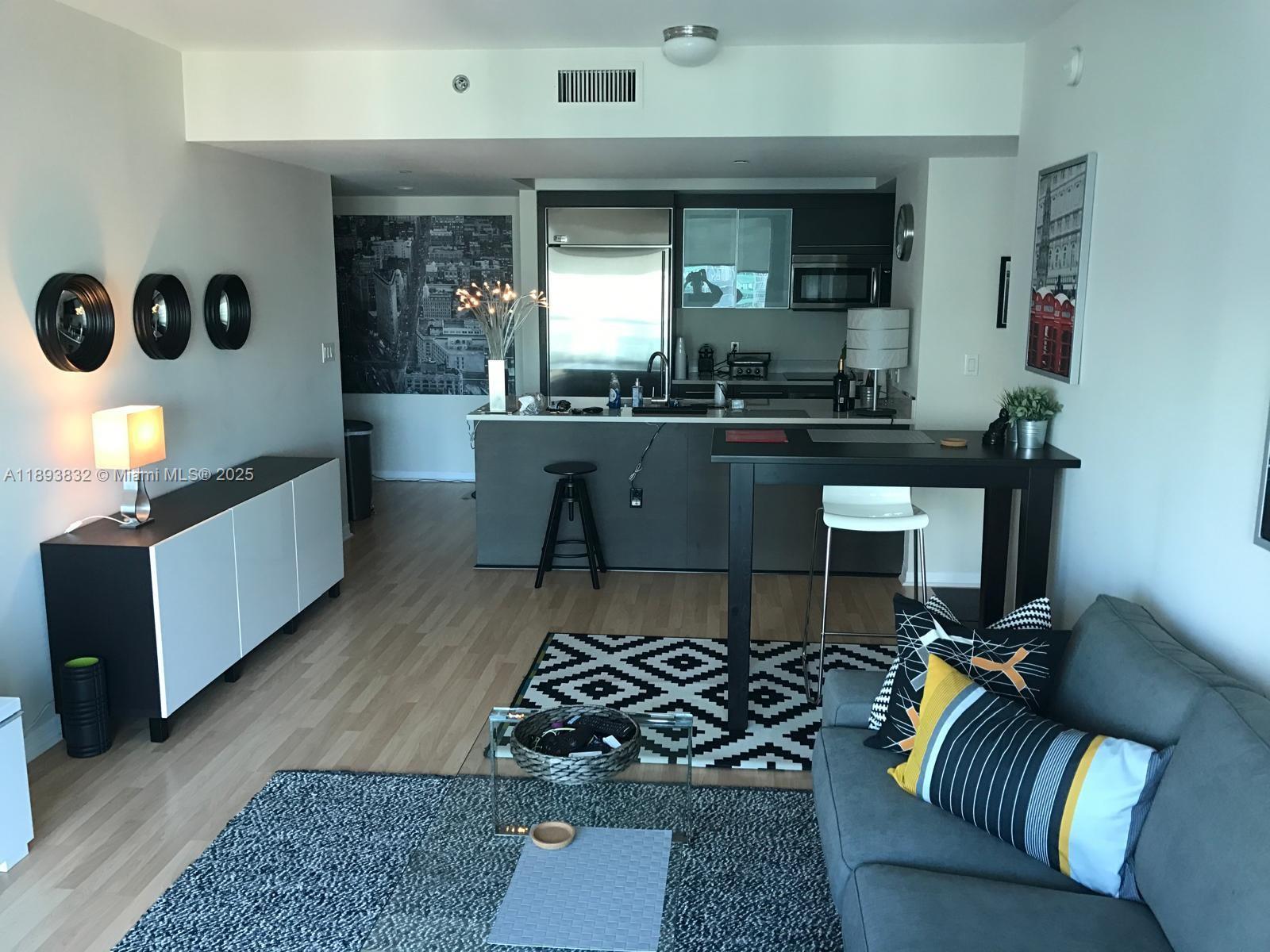 500 Brickell Ave #3403, Miami FL 33131