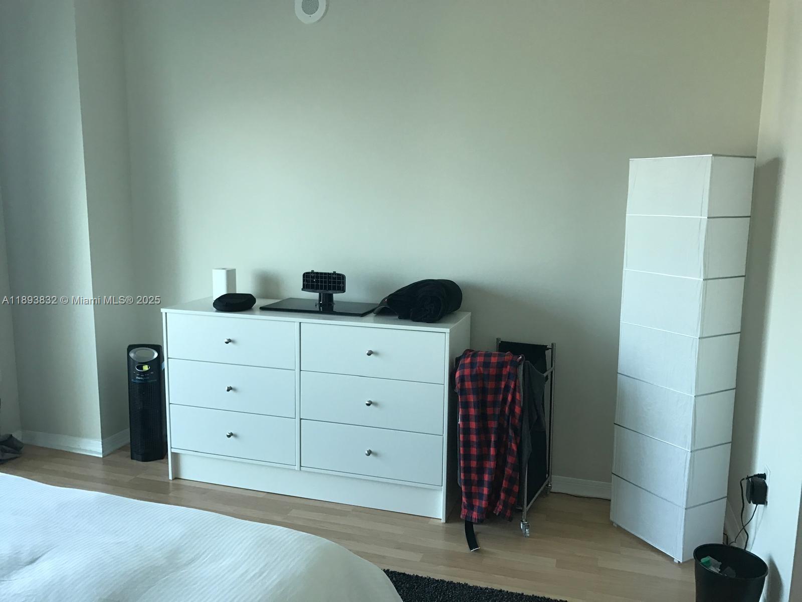 500 Brickell Ave #3403, Miami FL 33131