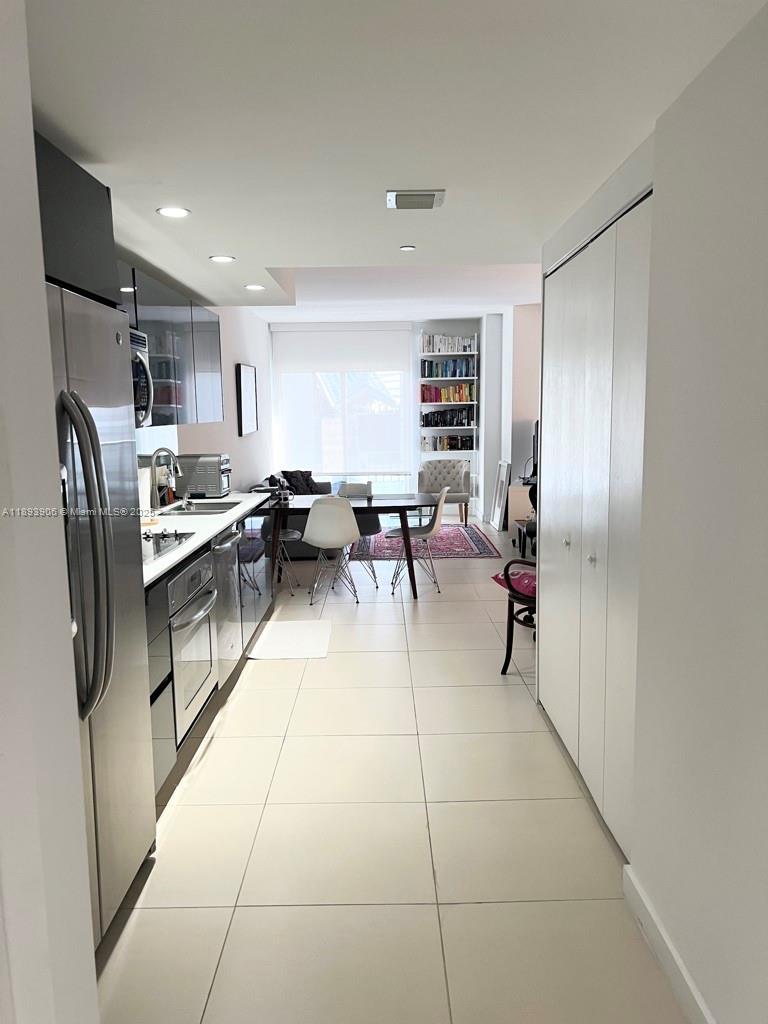 31 SE 6th St #1003, Miami FL 33131