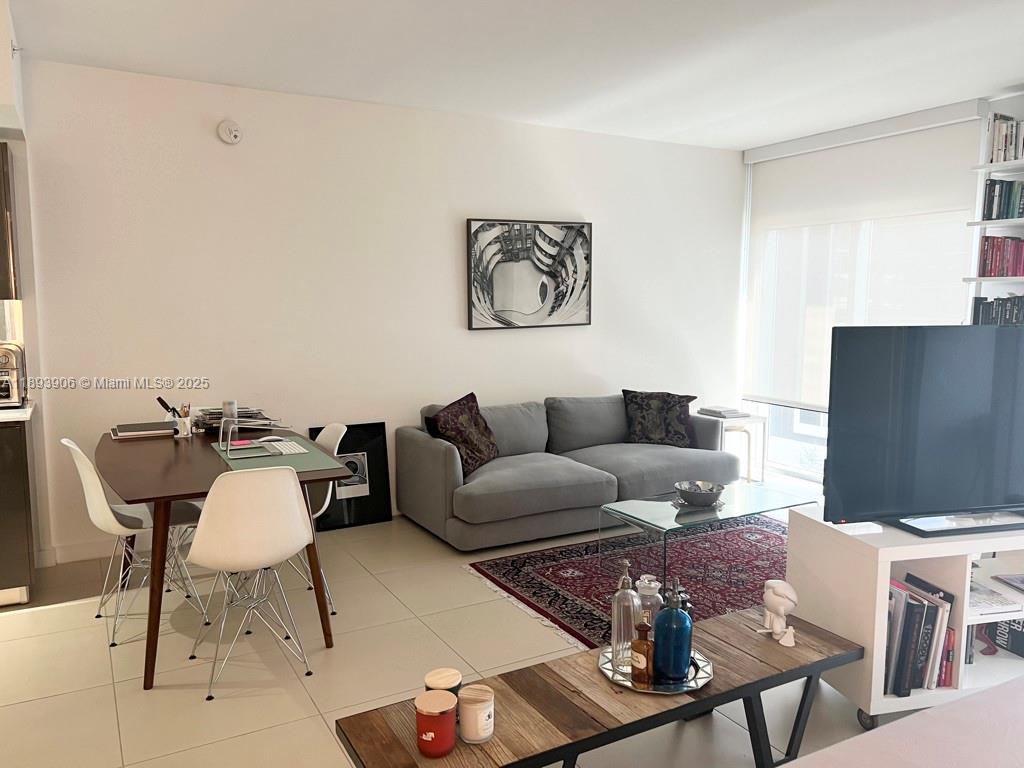 31 SE 6th St #1003, Miami FL 33131