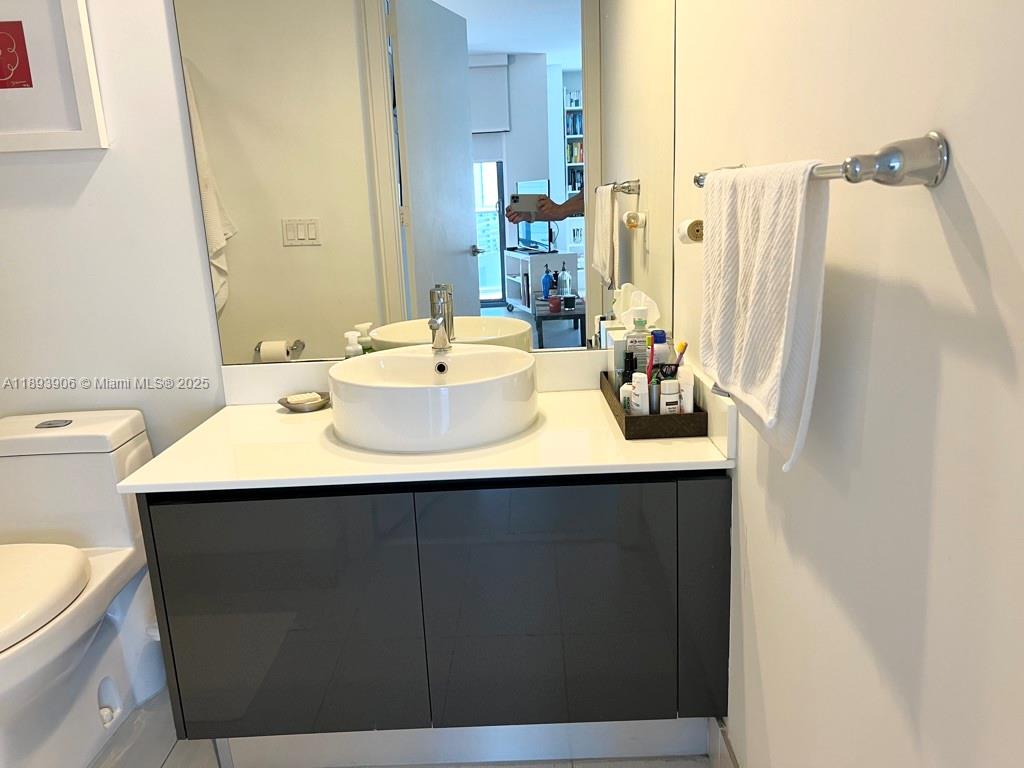 31 SE 6th St #1003, Miami FL 33131