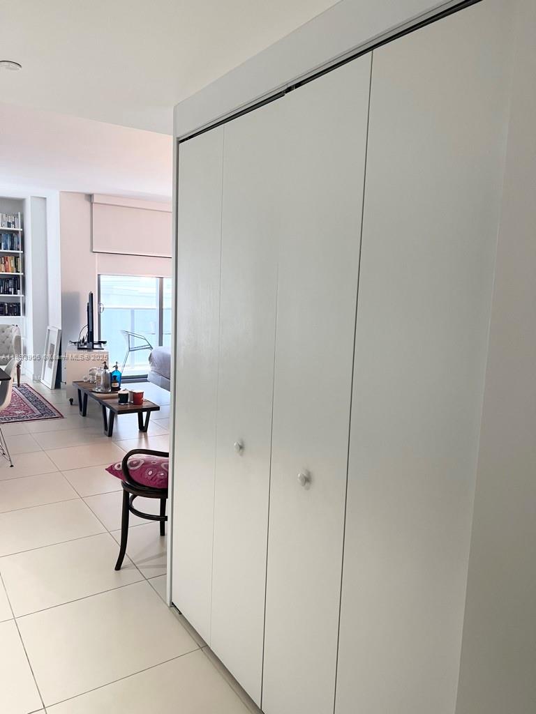 31 SE 6th St #1003, Miami FL 33131