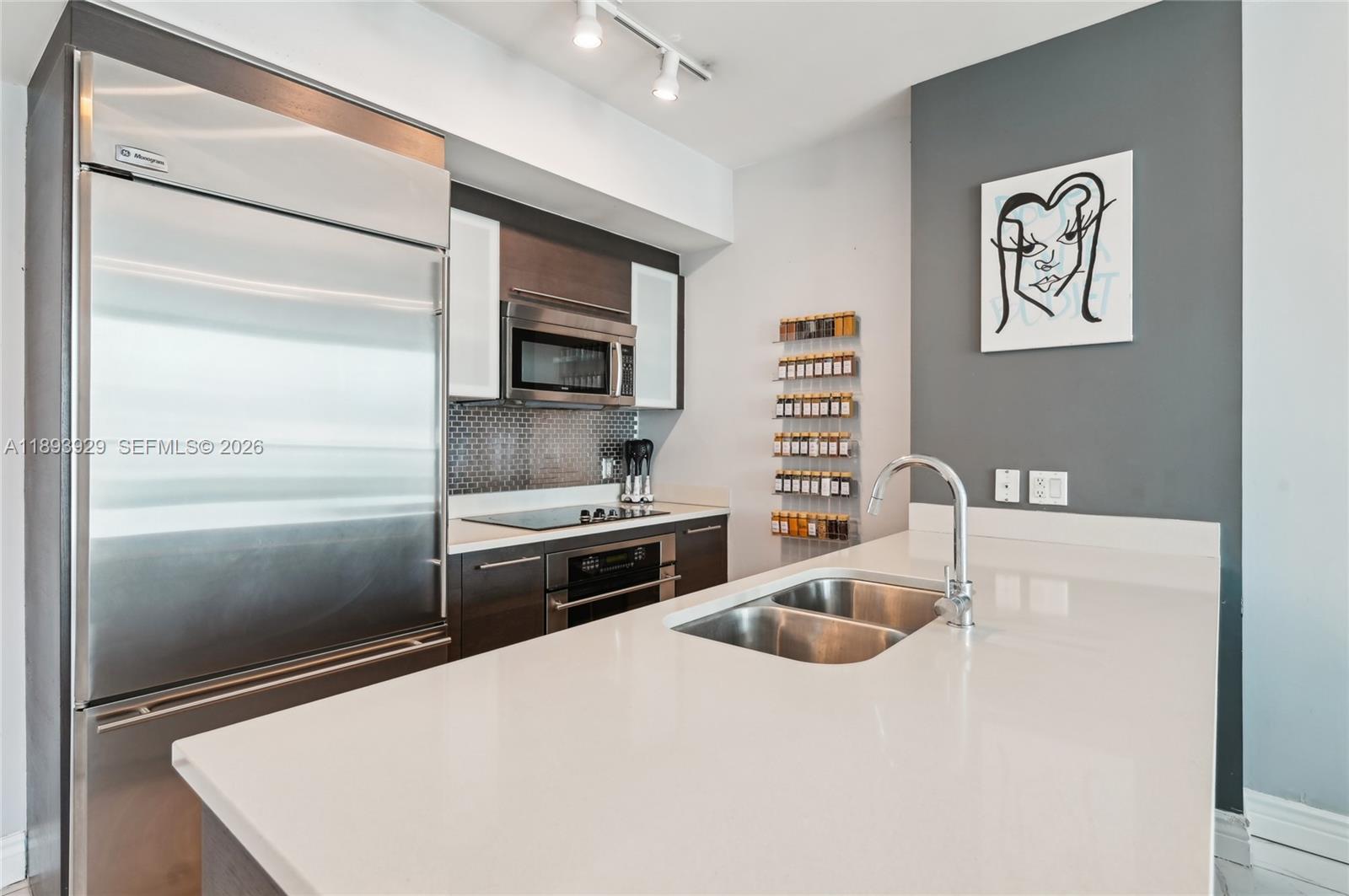 55 SE 6th St #1608, Miami FL 33131