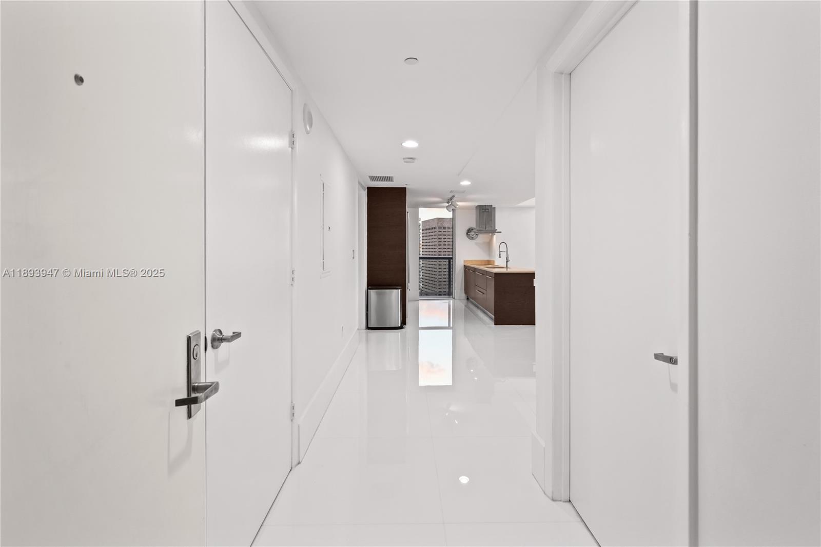 495 Brickell Ave #3502, Miami FL 33131