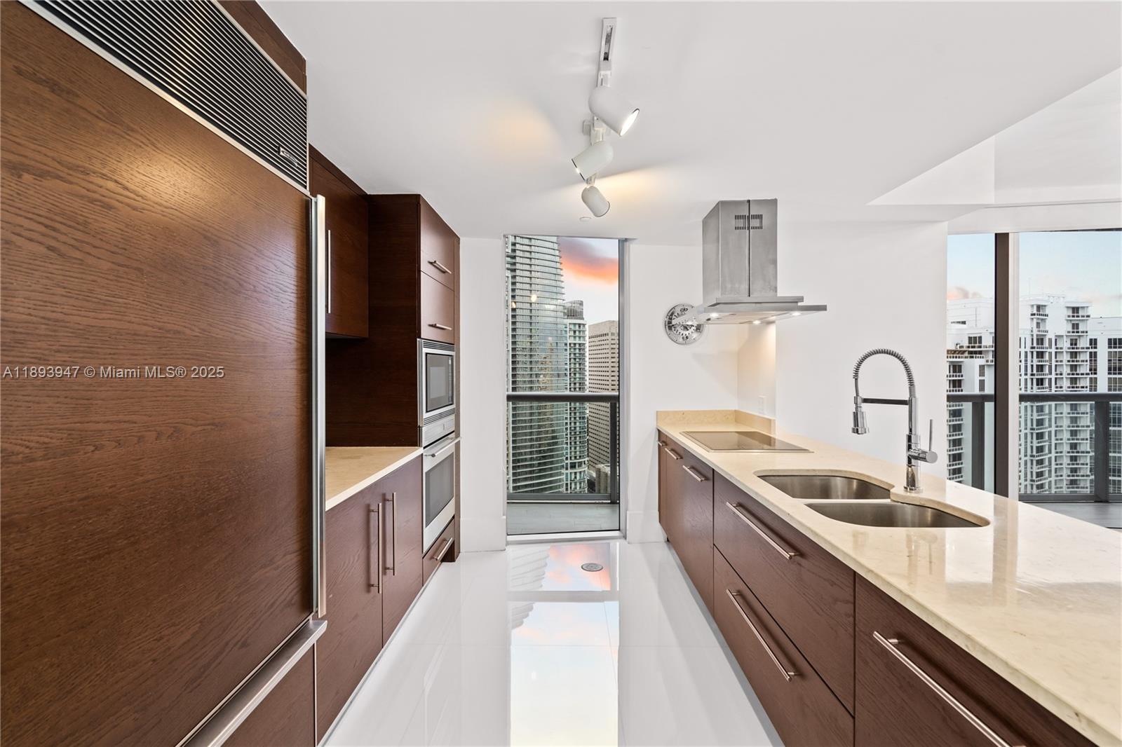 495 Brickell Ave #3502, Miami FL 33131