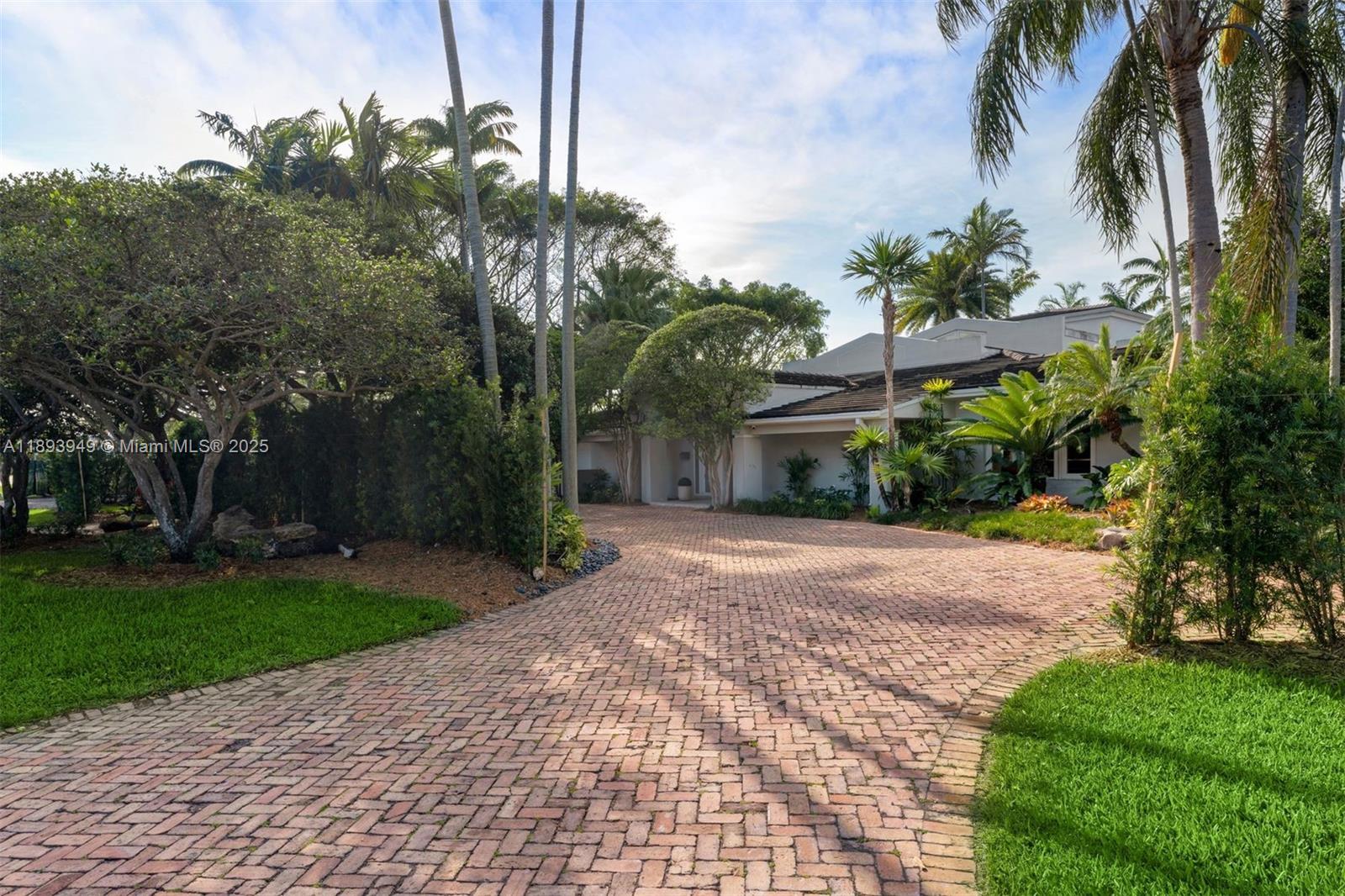 755 Blue Rd, Coral Gables FL 33146