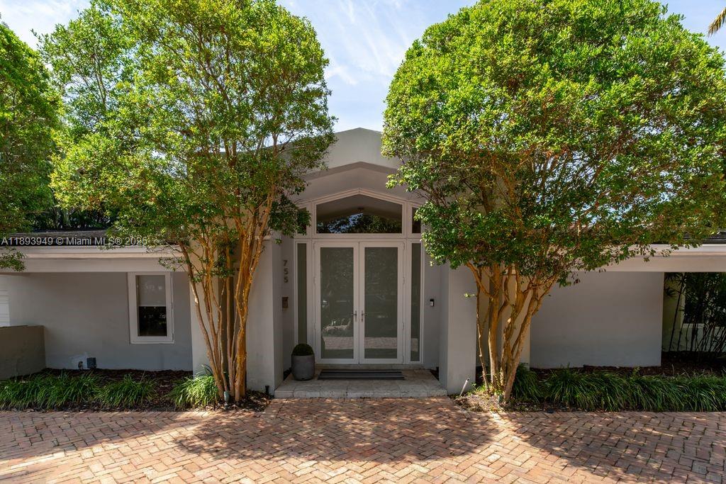 755 Blue Rd, Coral Gables FL 33146