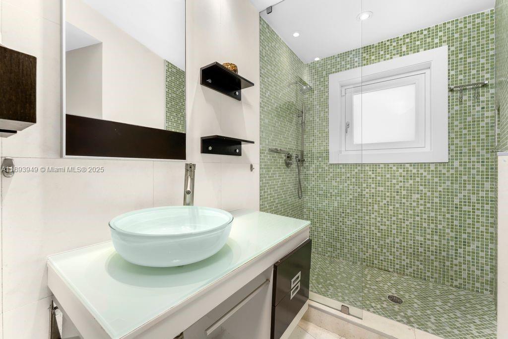 755 Blue Rd, Coral Gables FL 33146