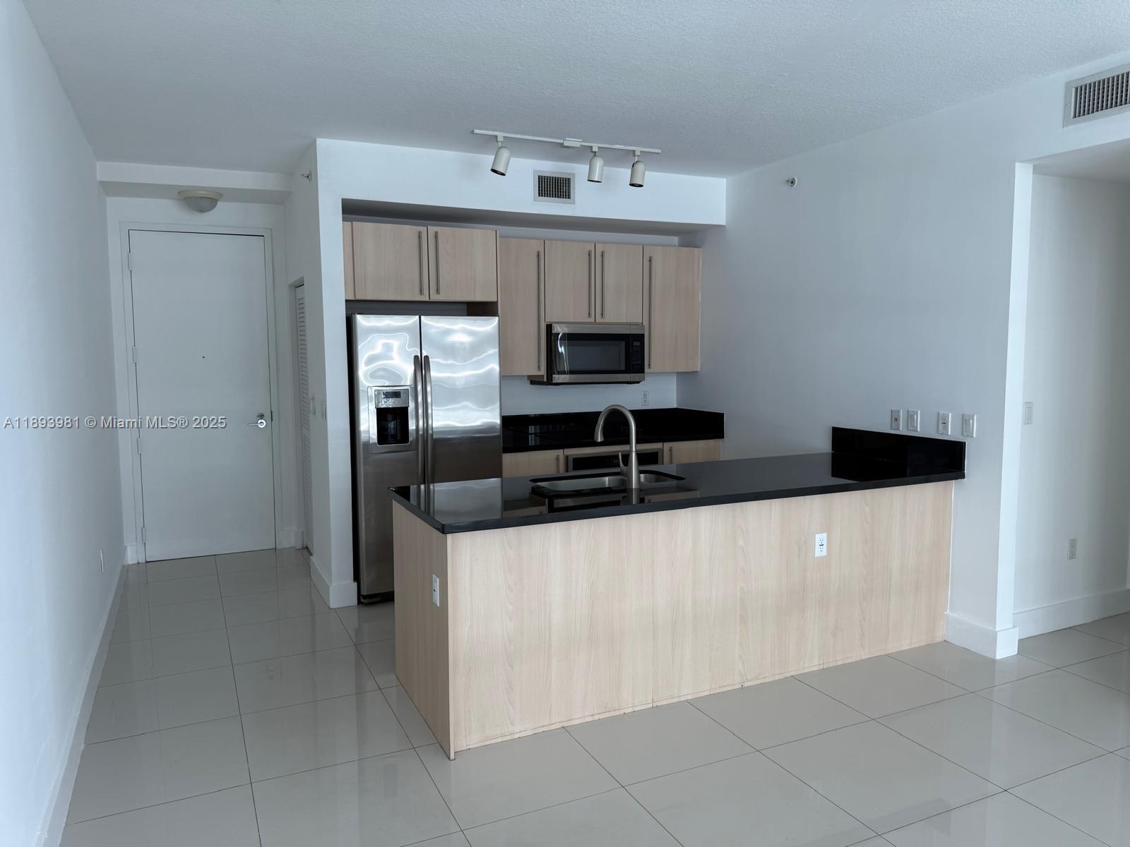 79 SW 12th St #1608-S, Miami FL 33130