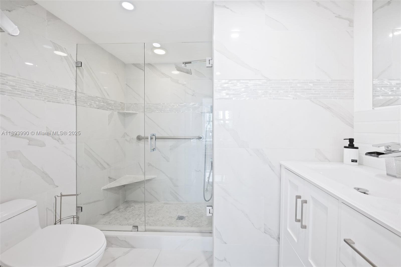 1155 Brickell Bay Dr #903, Miami FL 33131