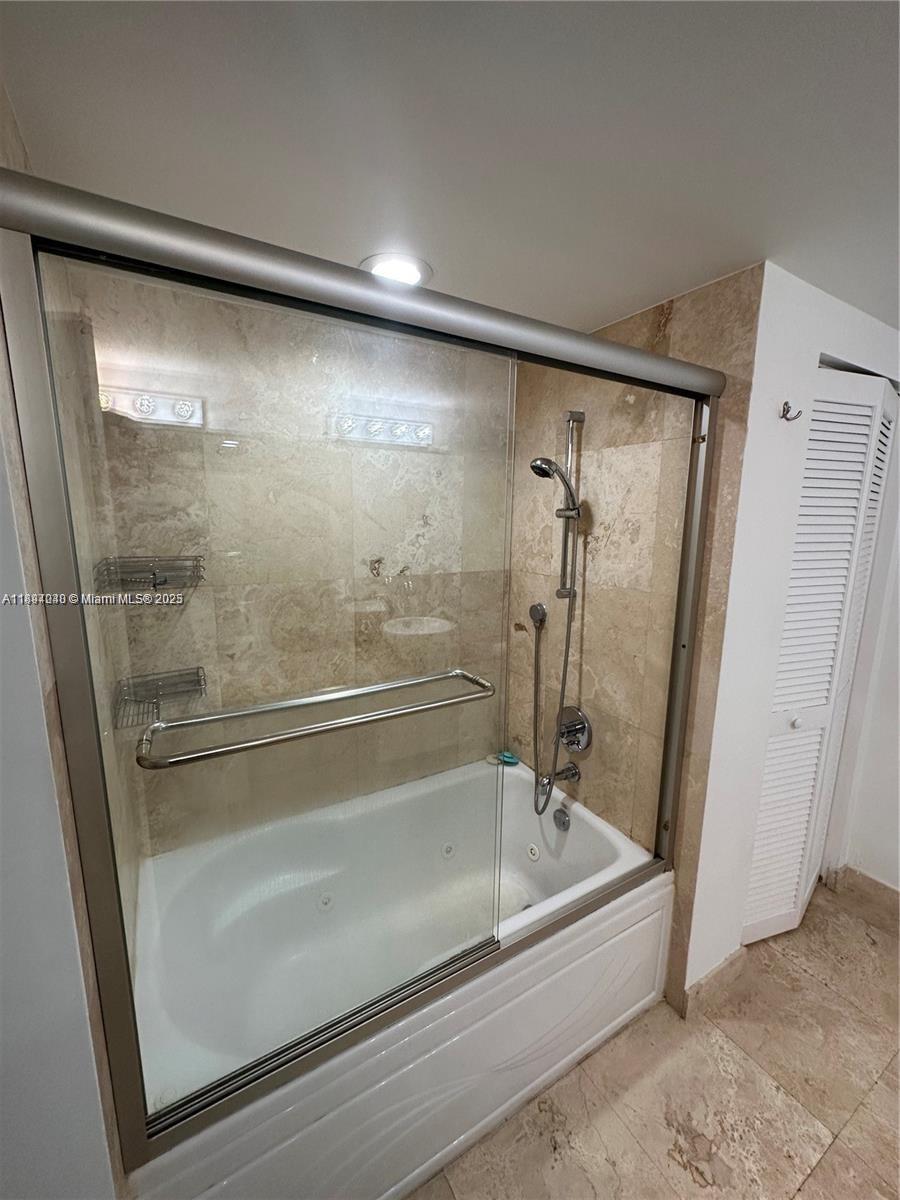 41 SE 5th St #1612, Miami FL 33131