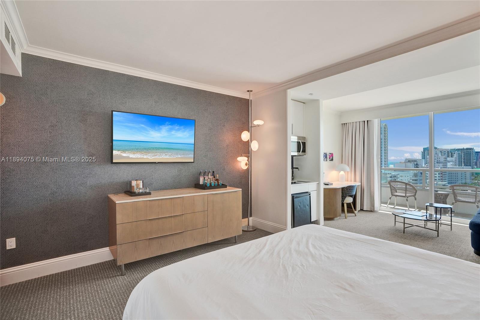 4401 Collins Ave #1408, Miami Beach FL 33140