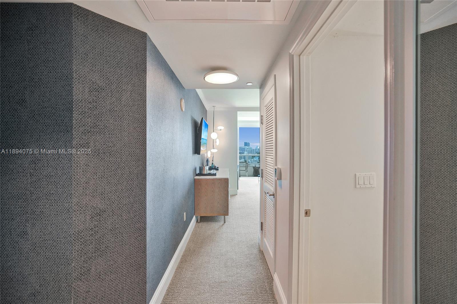 4401 Collins Ave #1408, Miami Beach FL 33140