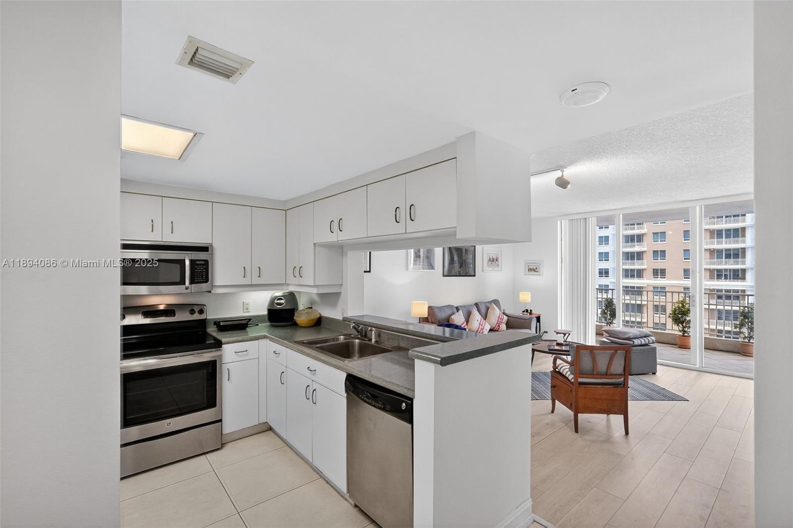 701 Brickell Key Blvd #1108, Miami FL 33131