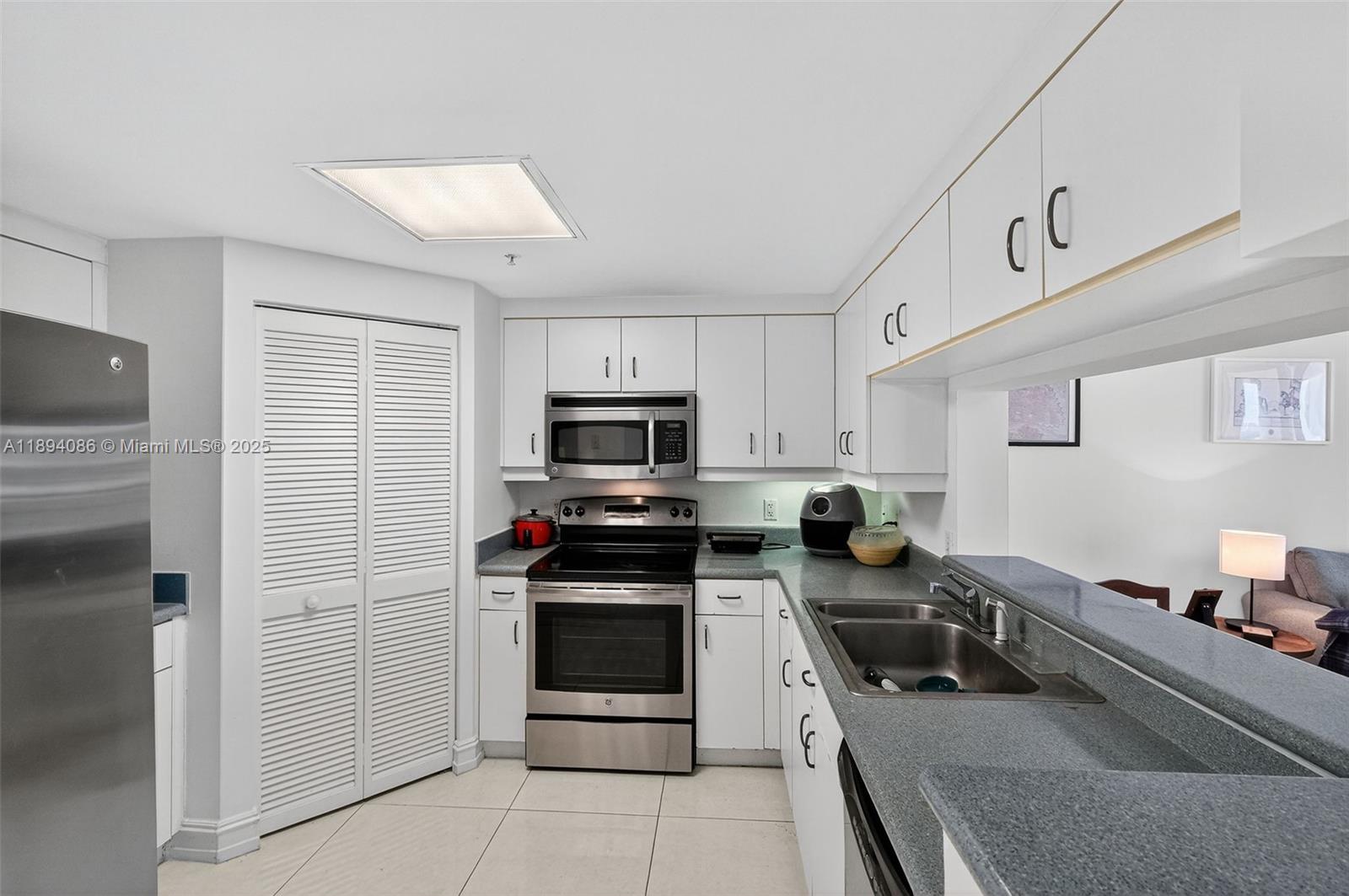 701 Brickell Key Blvd #1108, Miami FL 33131