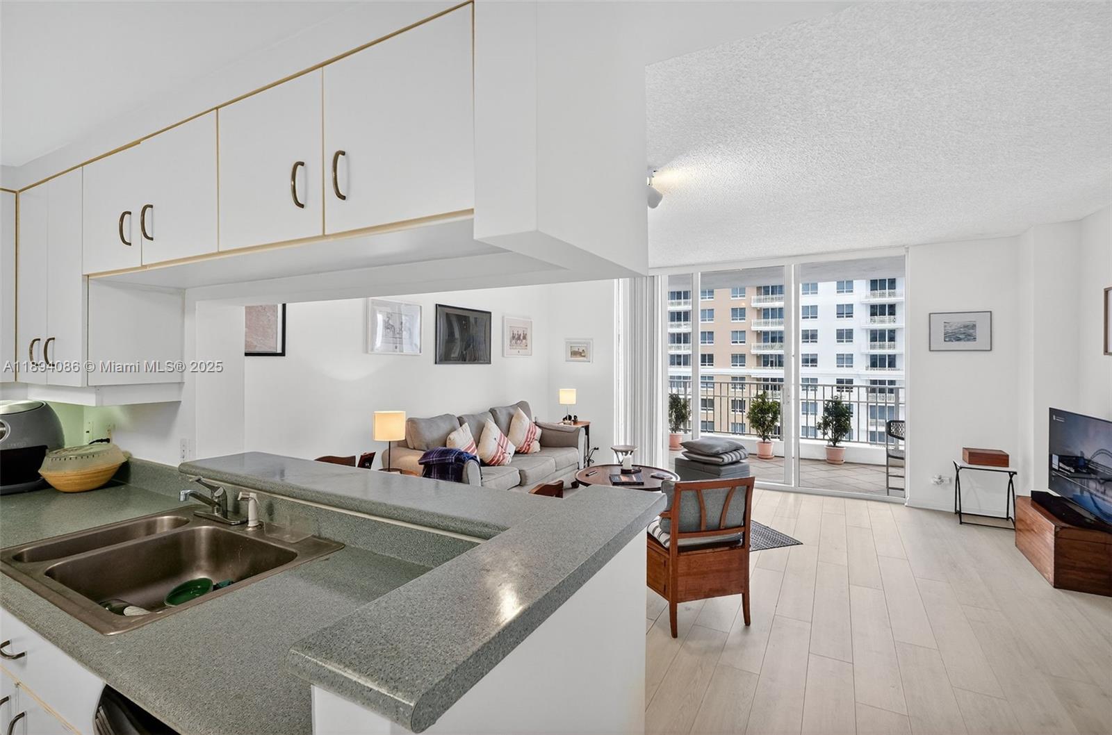 701 Brickell Key Blvd #1108, Miami FL 33131