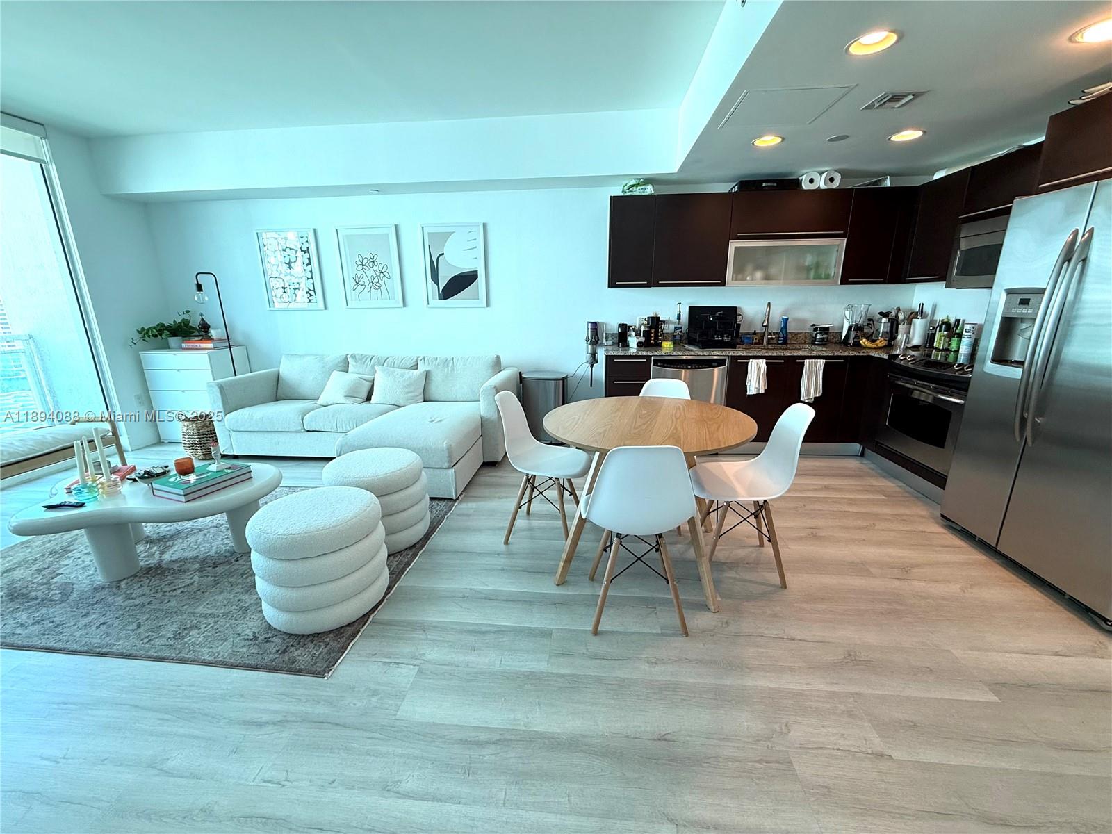 950 Brickell Bay Dr #1408, Miami FL 33131