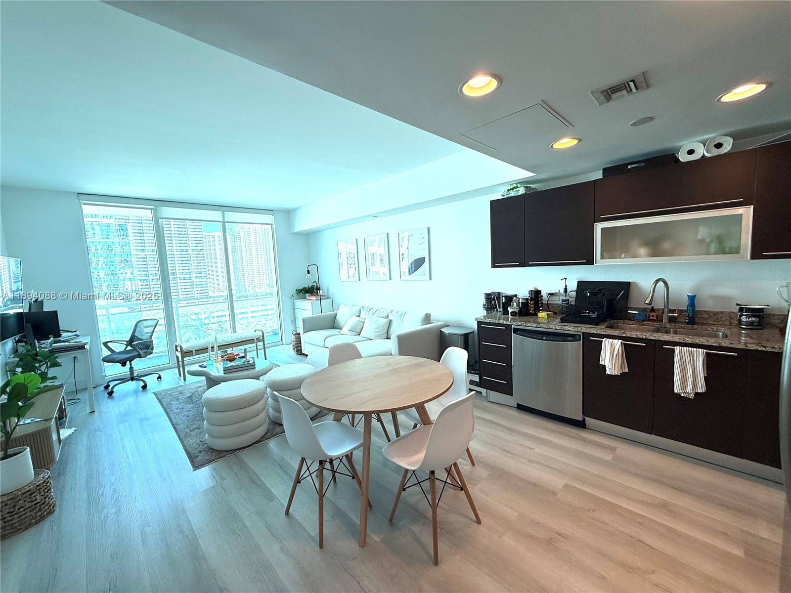 950 Brickell Bay Dr #1408, Miami FL 33131