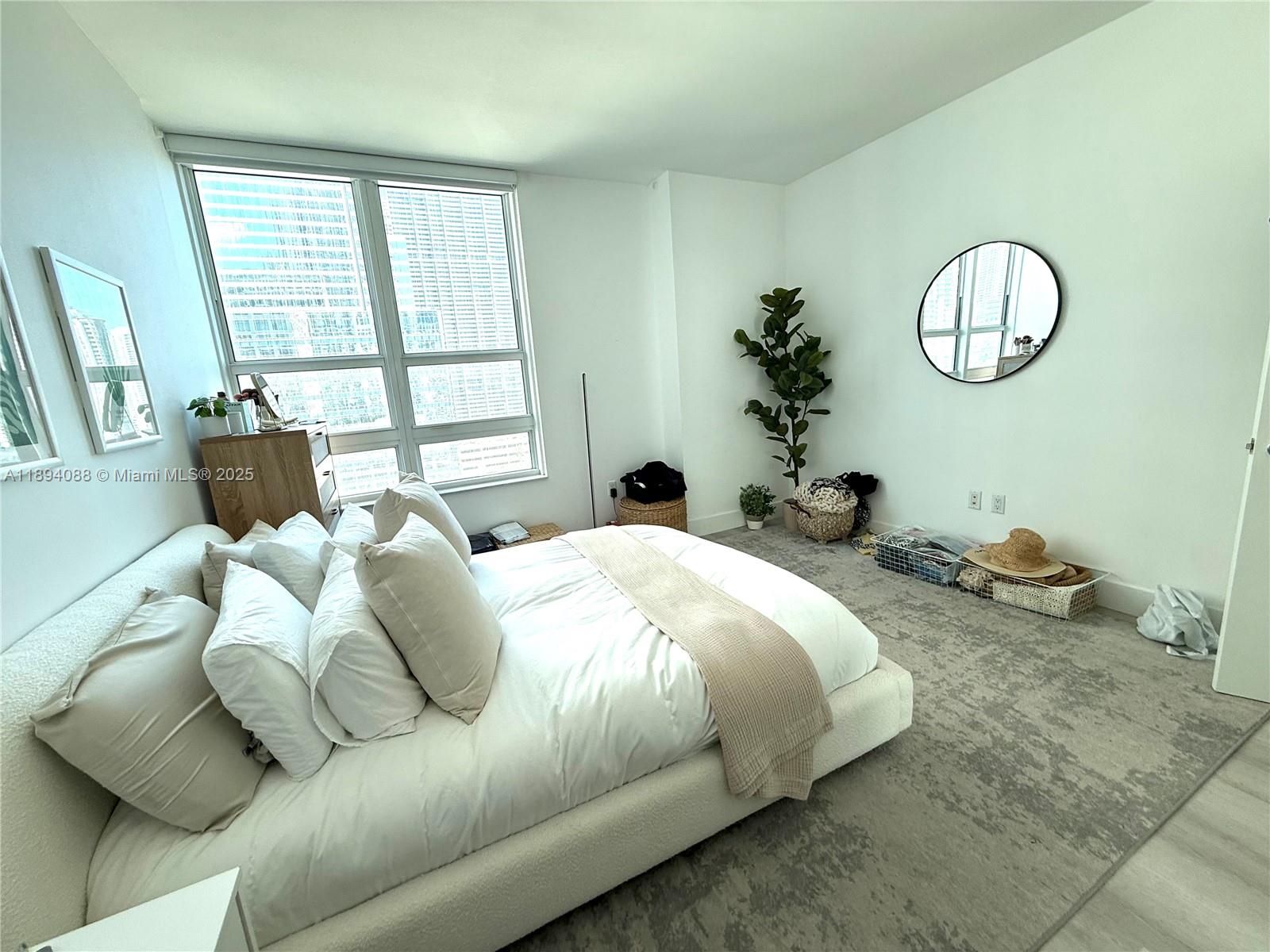 950 Brickell Bay Dr #1408, Miami FL 33131