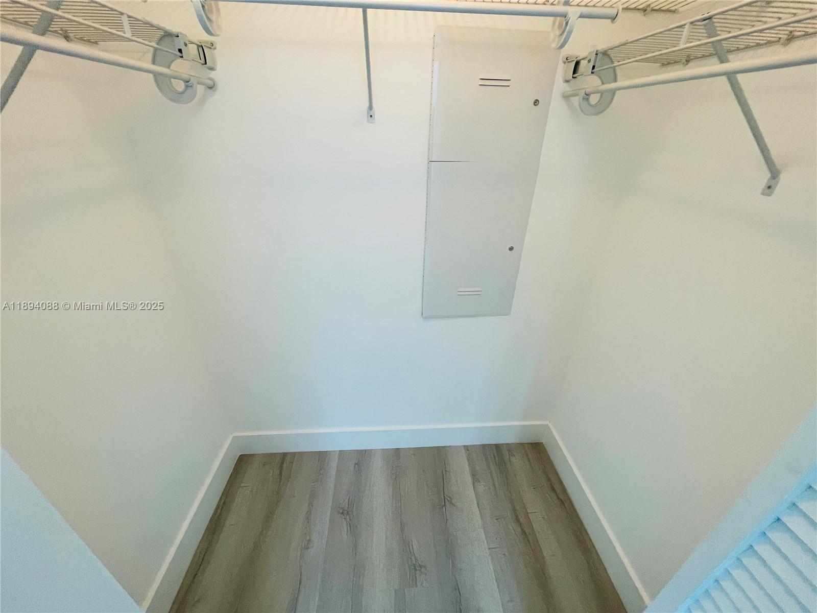 950 Brickell Bay Dr #1408, Miami FL 33131