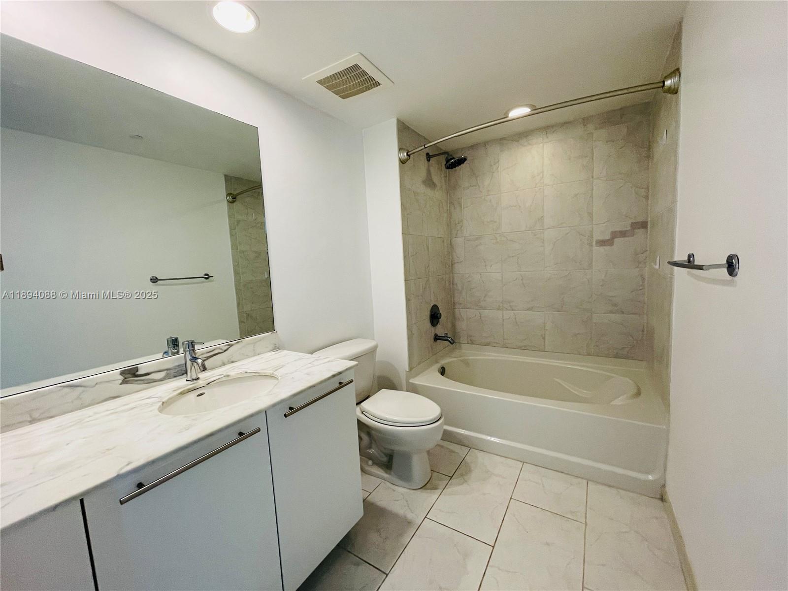 950 Brickell Bay Dr #1408, Miami FL 33131