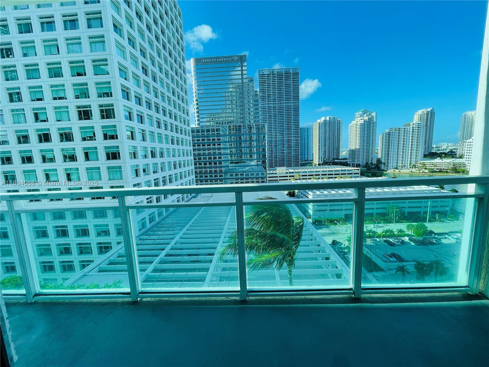 950 Brickell Bay Dr #1408, Miami FL 33131