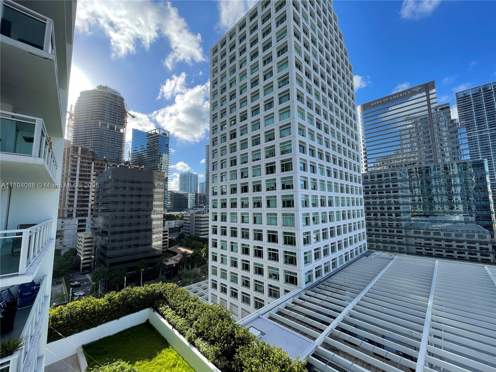 950 Brickell Bay Dr #1408, Miami FL 33131